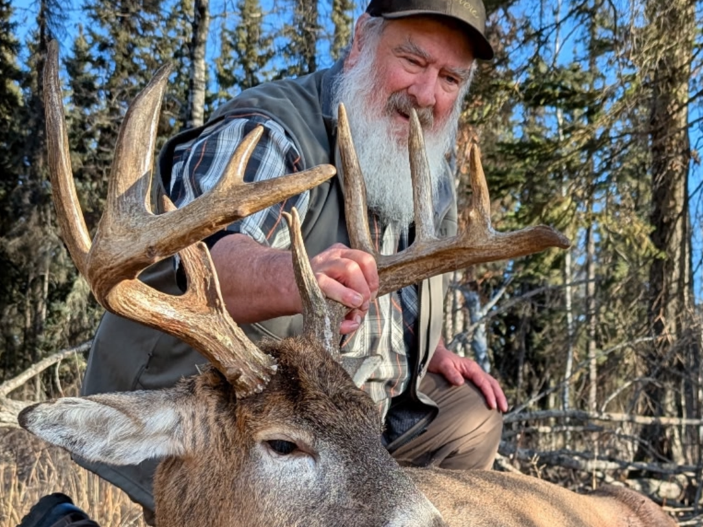 whitetail deer hunting outfitters in alberta canada